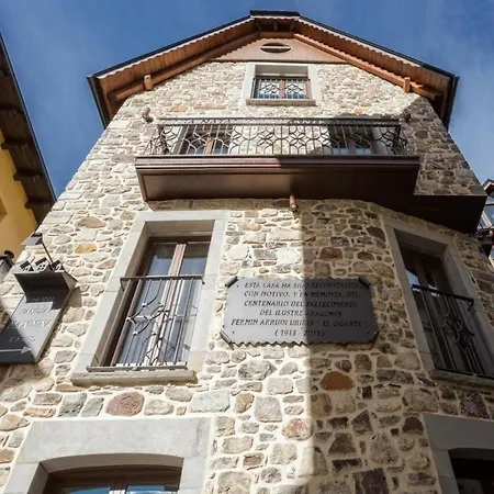 Casa Gigante De Sallent - Exclusiva Y Con Historia Sallent de Gállego